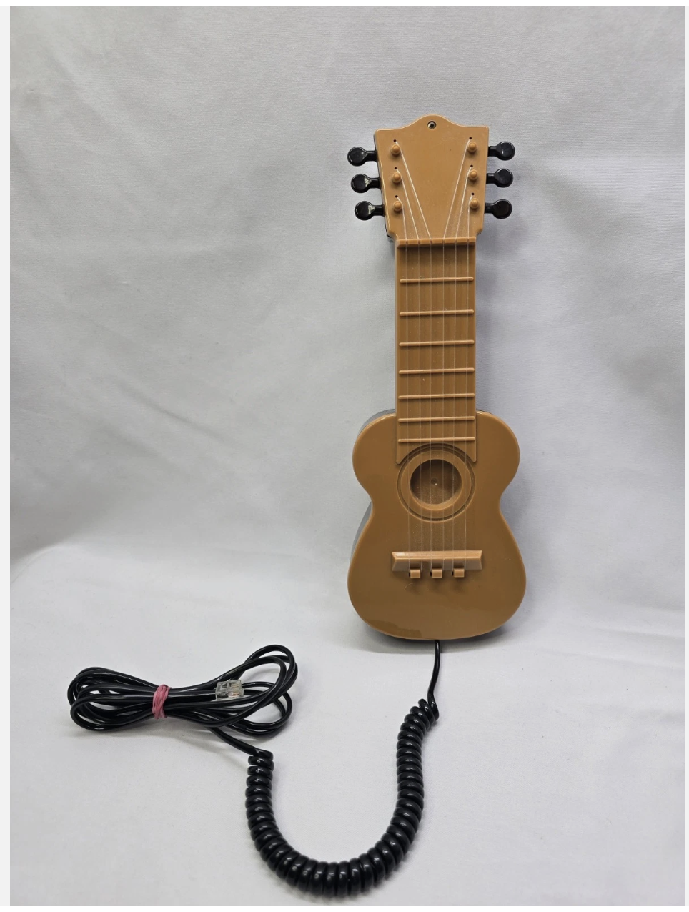Smartphone cases that look cut from vintage guitars-screenshot-2025-11-05-8-45-36 am-png